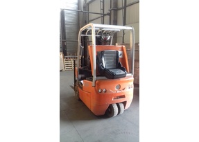 Б/В навантажувач TOYOTA BT C3E150