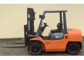 Б/В навантажувач TOYOTA 42-7FD40